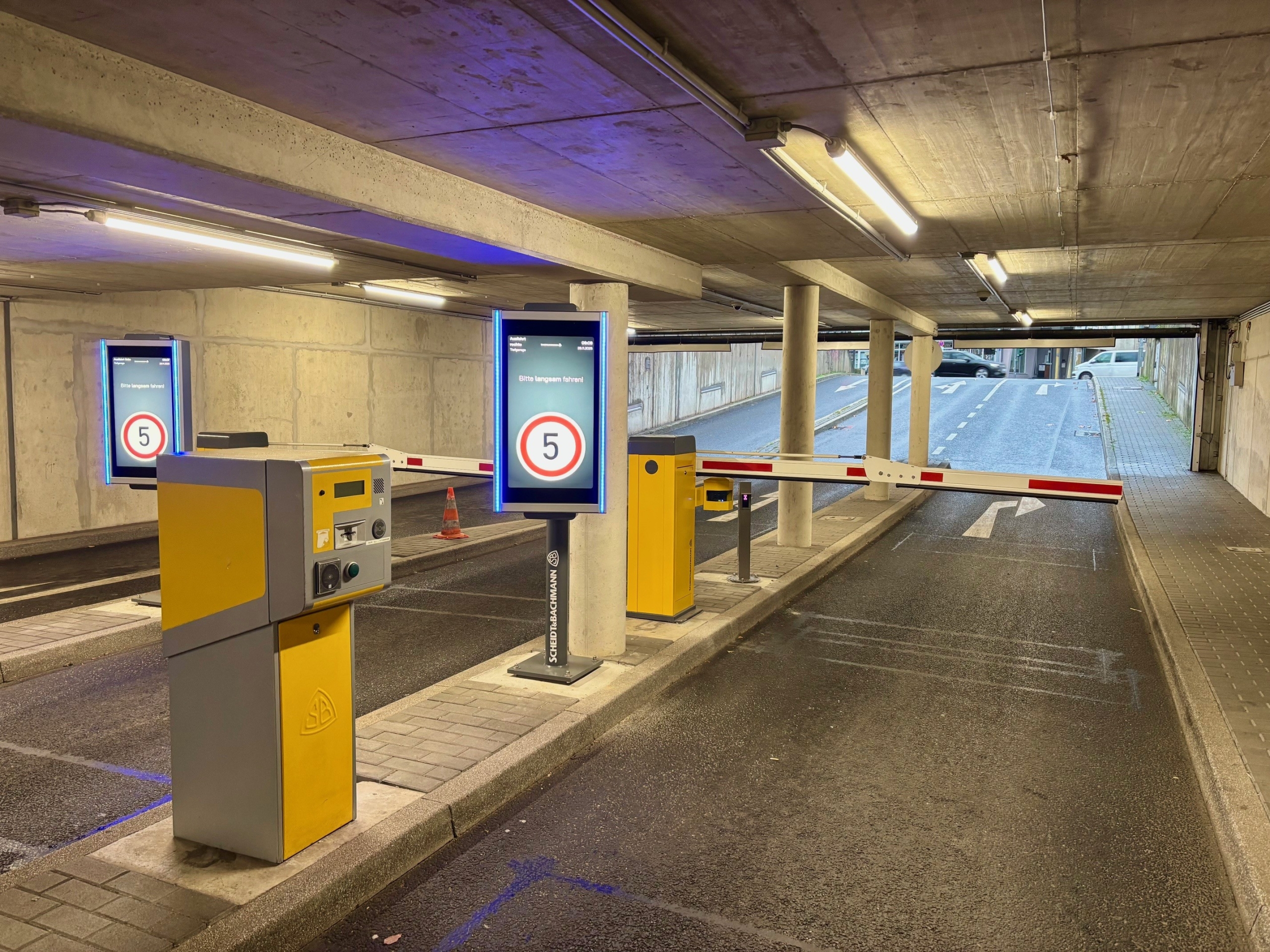 Ausfahrten_Tiefgarage Rheydt Markt©ParkenMG