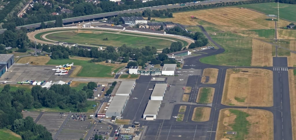 Luftbild_Flughafen MGL mit Trabrennbahn
